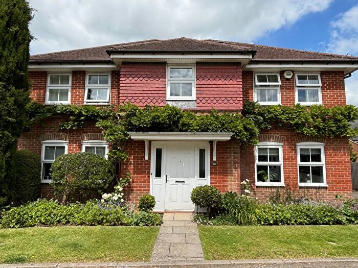 6 Bedroom Detached House For Sale In Maurice Way, Marlborough, SN8