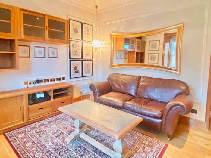 1 Bedroom Flat To Rent In Drumdryan Street, Edinburgh, EH3