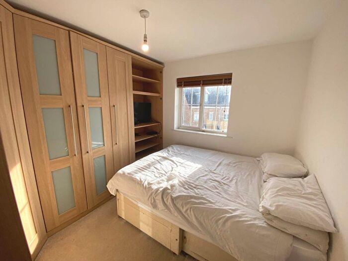 2 Bedroom Flat To Rent In Coleridge Way, Borehamwood, WD6