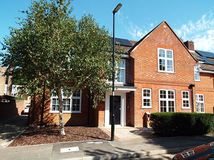 2 Bedroom Apartment To Rent In Seagarth Lane, Southampton, SO16