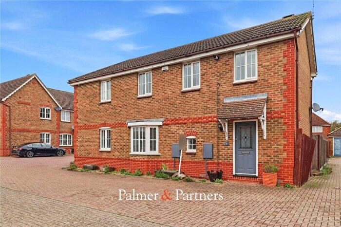 3 Bedroom Semi Detached House For Sale In Portway, Chelmer Village, Chelmsford, Essex, CM2