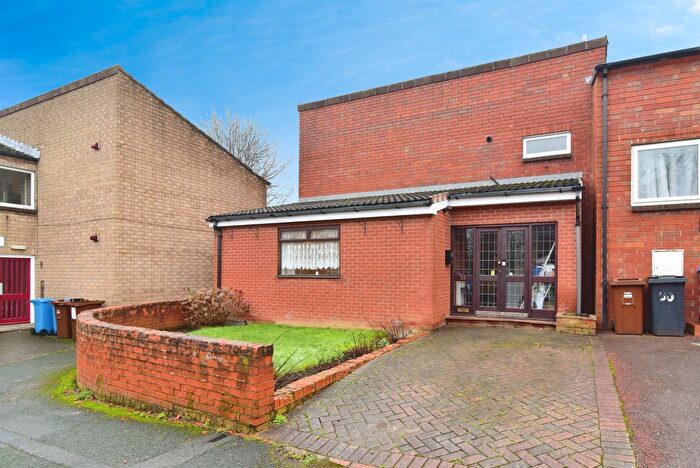 4 Bedroom End Terrace House For Sale In May Tree Close, Waterthorpe, Sheffield, S20