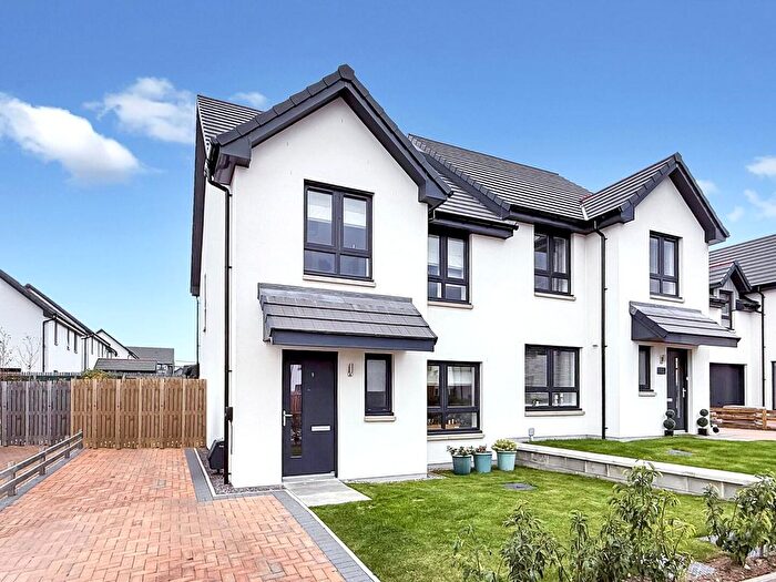 3 Bedroom Semi-detached House For Sale In Newton Drive, Forres, IV36