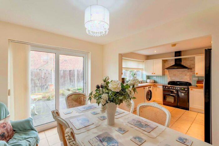 3 Bedroom Detached Bungalow For Sale In Hall View, Mattersey, Doncaster, DN10