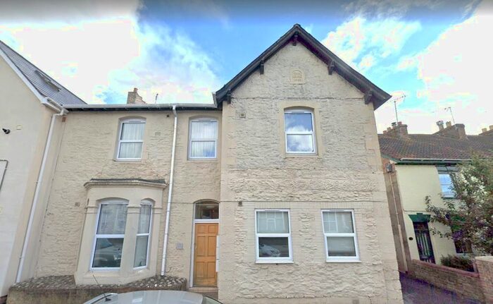 1 Bedroom Flat To Rent In Cheddon Road, Taunton, TA2