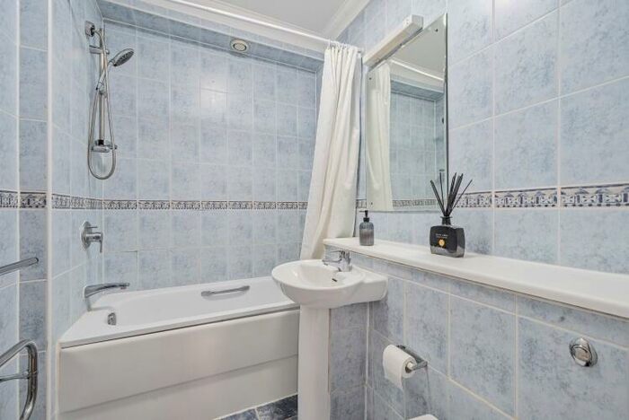 2 Bedroom Apartment To Rent In Exeter Road London, NW2