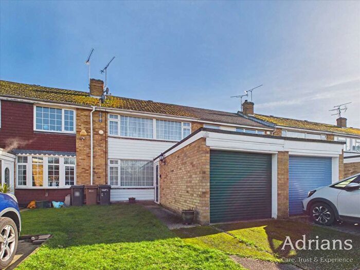 3 Bedroom Property For Sale In Pawle Close, Great Baddow, Chelmsford, CM2
