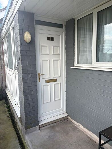 1 Bedroom Studio For Sale In Tudor Court, Tipton, DY4