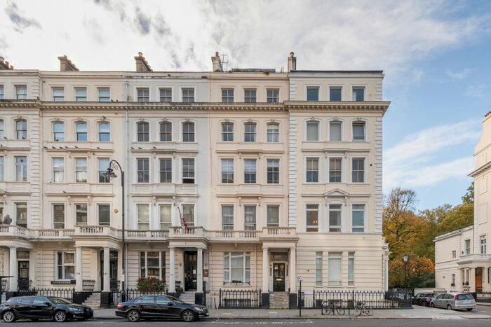 2 Bedroom Flat To Rent In Gloucester Road, Kensington, SW7