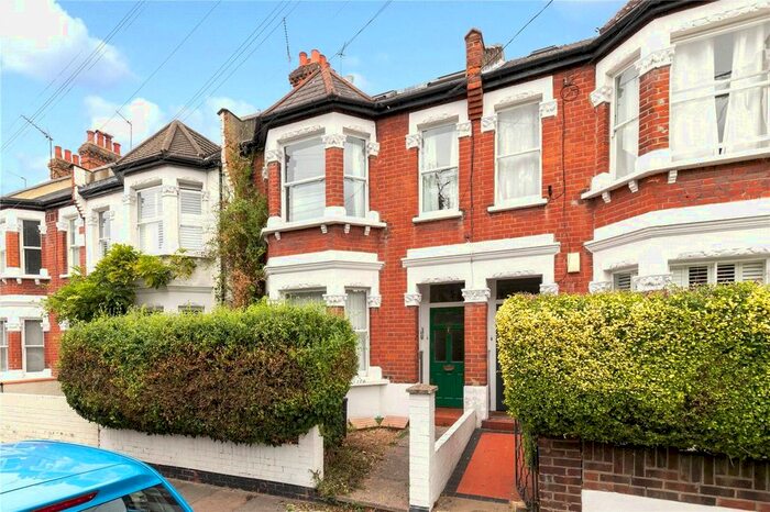 3 Bedroom Flat To Rent In Inglethorpe Street, London, SW6