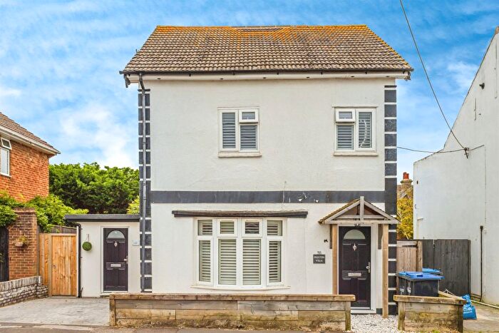 4 Bedroom Detached House For Sale In Livingstone Road, Burgess Hill, RH15