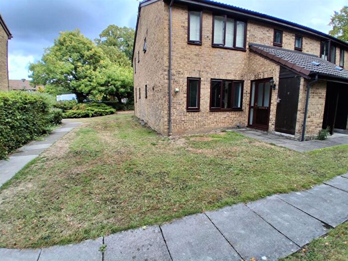 Studio To Rent In Applewood Court, Westlea, Swindon, SN5