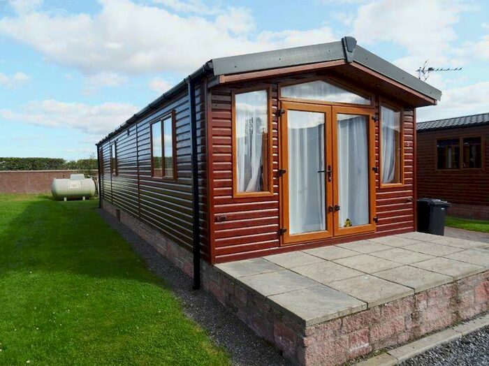 2 Bedroom Detached Bungalow For Sale In Lochlands Park, Forfar, DD8