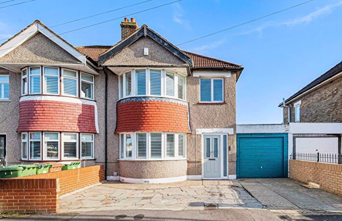 3 Bedroom Semi Detached House For Sale In Tavistock Road, Welling, DA16