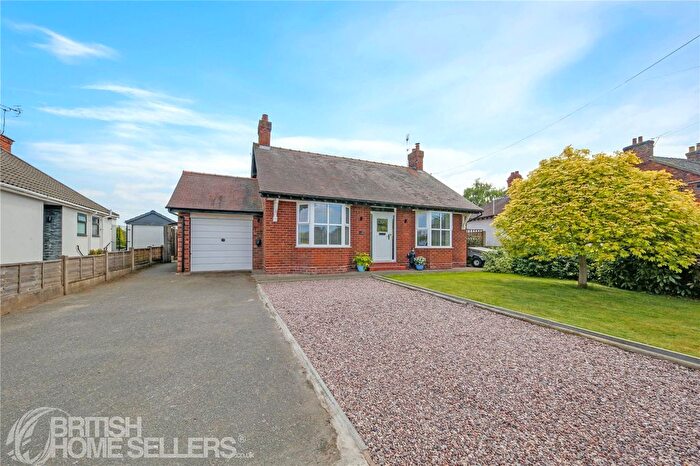 2 Bedroom Bungalow For Sale In Green Lane, Willaston, Nantwich, Cheshire, CW5