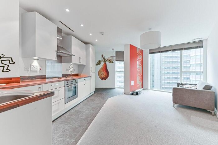 1 Bedroom Flat For Sale In Saffron Central Square, Croydon, CR0