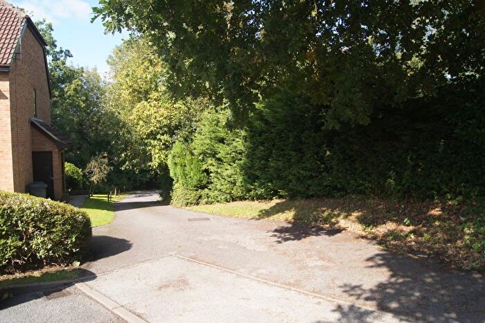 2 Bedroom Maisonette To Rent In Linton Close, Tadley, RG26