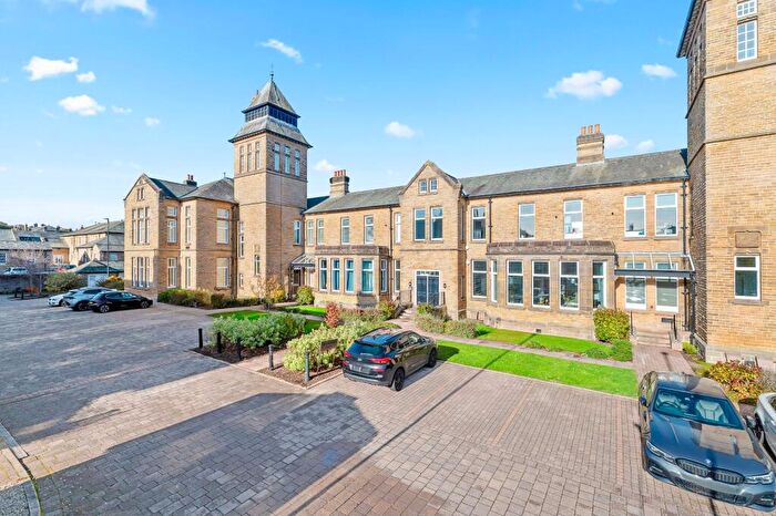 1 Bedroom Flat For Sale In Clifford Drive, Menston, Ilkley, West Yorkshire, LS29