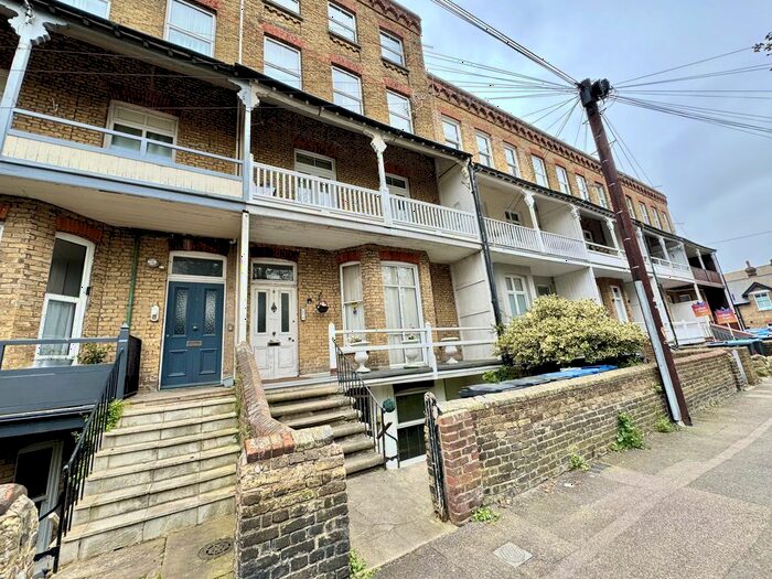 1 Bedroom Flat To Rent In Adrian Square, Westgate-On-Sea, CT8