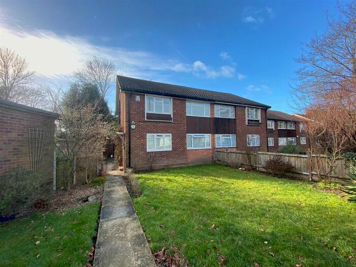 2 Bedroom Maisonette To Rent In Southborough Lane, Bromley, BR2