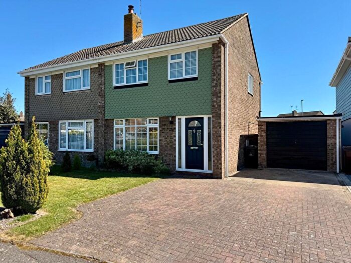 3 Bedroom Semi-Detached House For Sale In Worcester Road, Burnham-on-Crouch, CM0