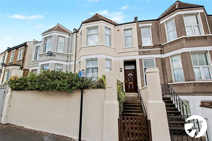 5 Bedroom Terraced House For Sale In Waverley Crescent, Plumstead, London, SE18