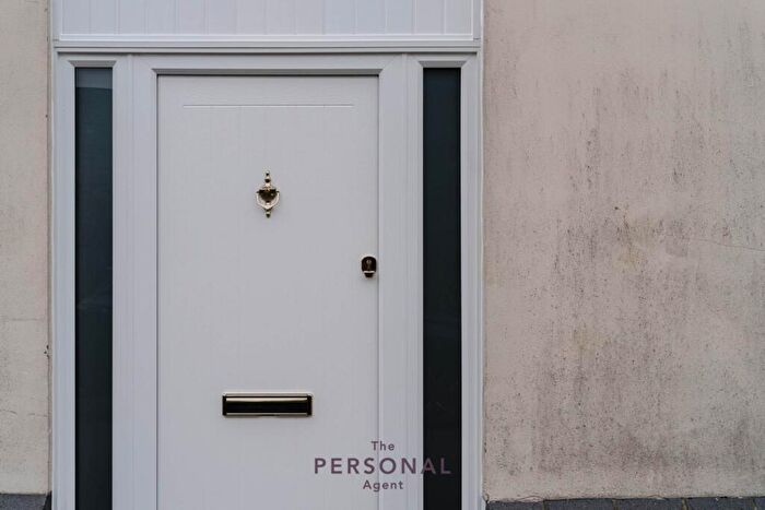 1 Bedroom Maisonette To Rent In East Street, Epsom, KT17