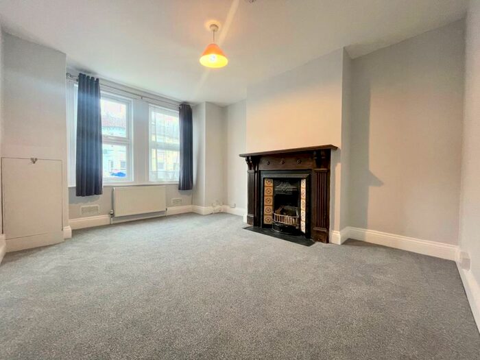 3 Bedroom House To Rent In Lanfranc Road, Worthing, BN14