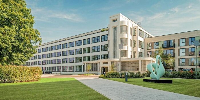 2 Bedroom Flat For Sale In Carnation Gardens, Hayes Village, UB3