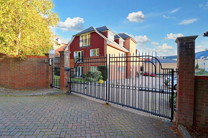 2 Bedroom Flat To Rent In Culverden Park, Tunbridge Wells, TN4