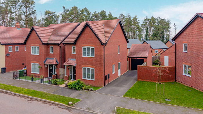 3 Bedroom Detached House For Sale In Lea Castle Drive, Lea Castle, Kidderminster, DY10