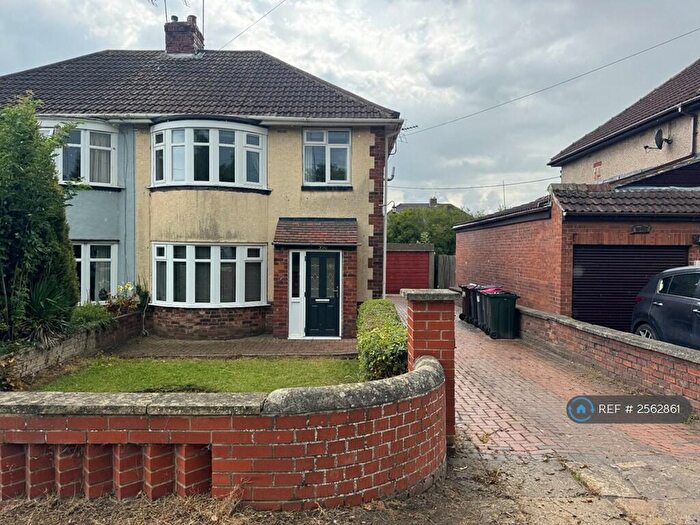 3 Bedroom Semi-Detached House To Rent In Bawtry Road, Hellaby, Rotherham, S66