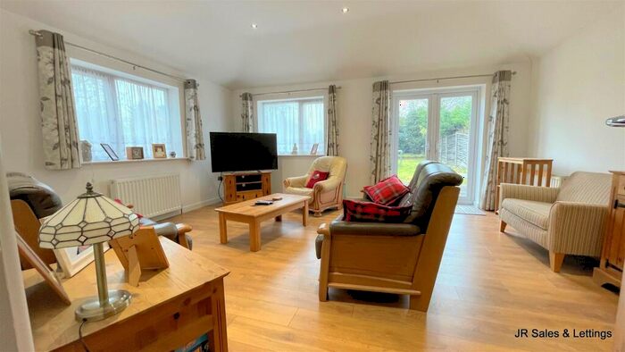 3 Bedroom End Of Terrace House For Sale In Goffs Oak Avenue, Goffs Oak, EN7