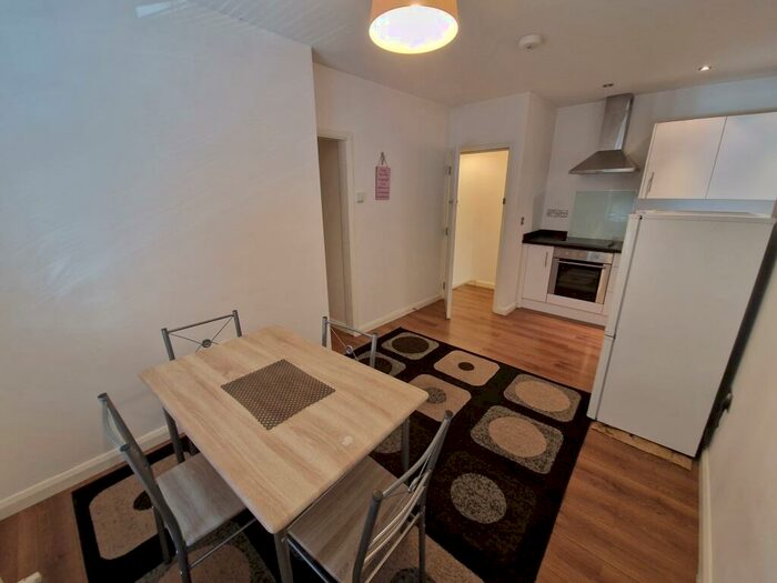 1 Bedroom Apartment To Rent In Dumfries Street, Luton, LU1