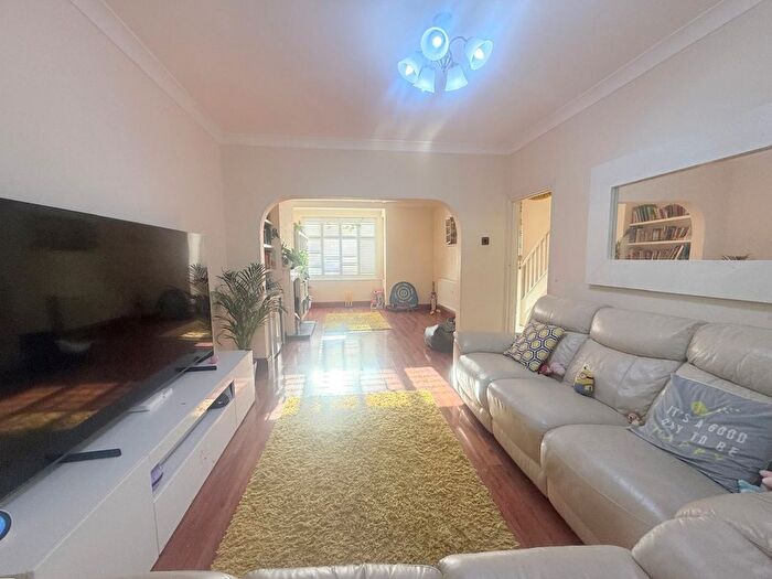 3 Bedroom Semi-Detached House To Rent In Woodland Gardens, Isleworth, TW7