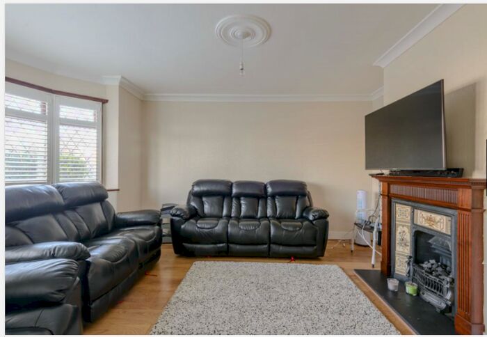 4 Bedroom Terraced House To Rent In New Road, London, E4
