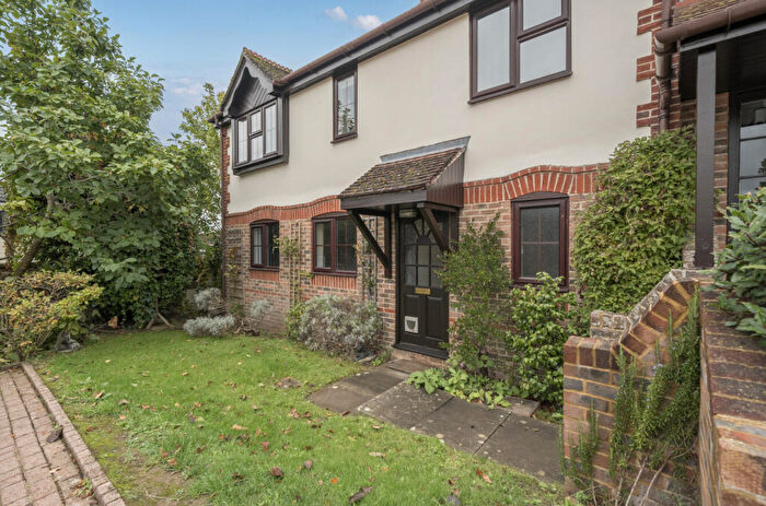 2 Bedroom Maisonette For Sale In Lakers Meadow, Billingshurst, RH14