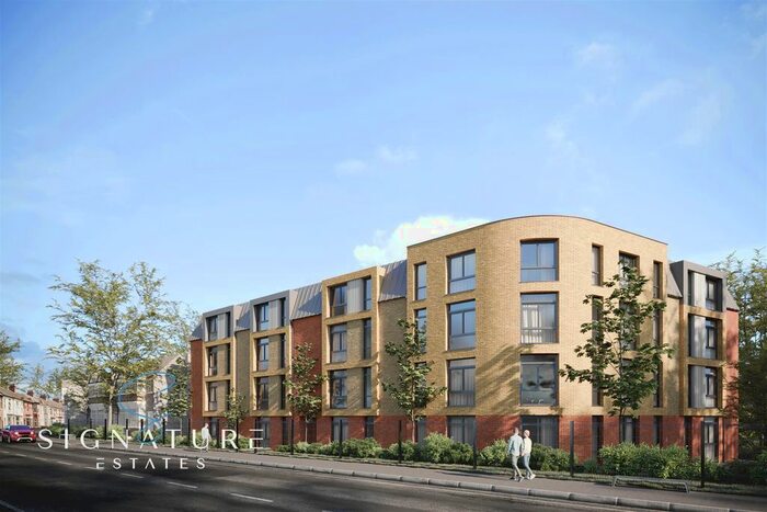 2 Bedroom Flat To Rent In Cassio Road, Watford, WD18