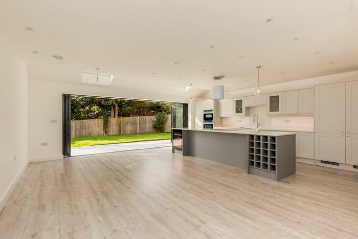 4 Bedroom Detached House To Rent In Mill Lane, Worthing, BN13