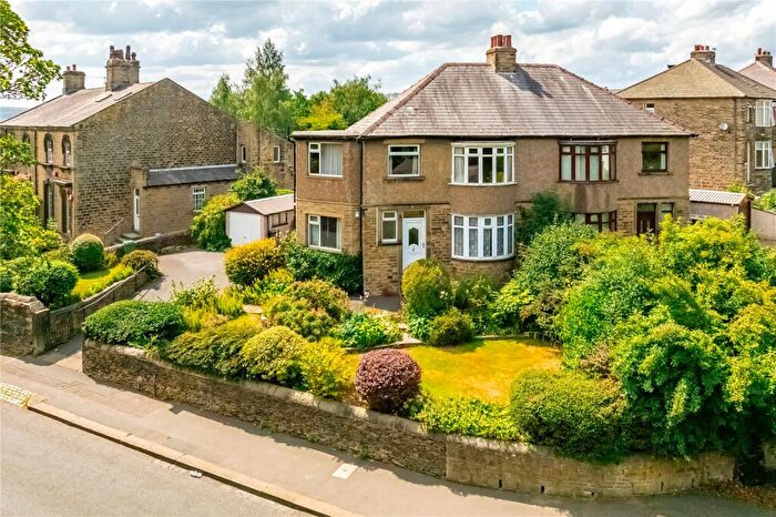 4 Bedroom Semi-Detached House For Sale In Reinwood Road, Lindley, Huddersfield, HD3