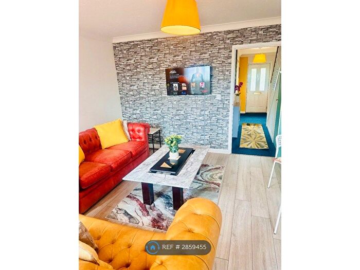 3 Bedroom End Terrace House To Rent In Reynard Heights, Colchester, CO4