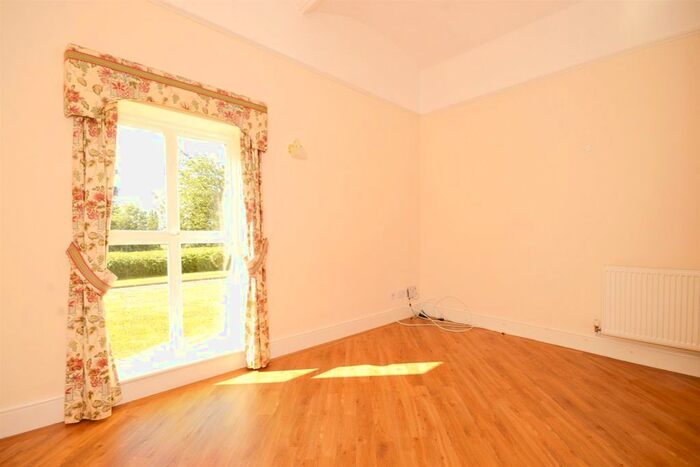 2 Bedroom Flat For Sale In Duesbury Court, Mickleover, Derby, DE3
