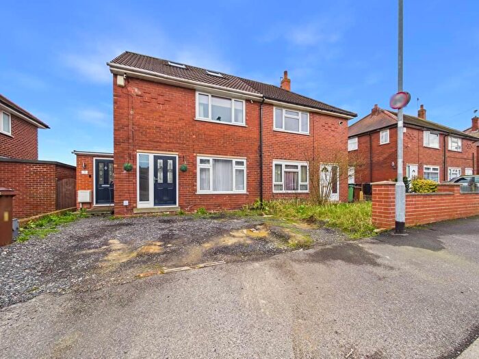 3 Bedroom Semi Detached House For Sale In Valley Ridge, Kippax, Leeds, LS25