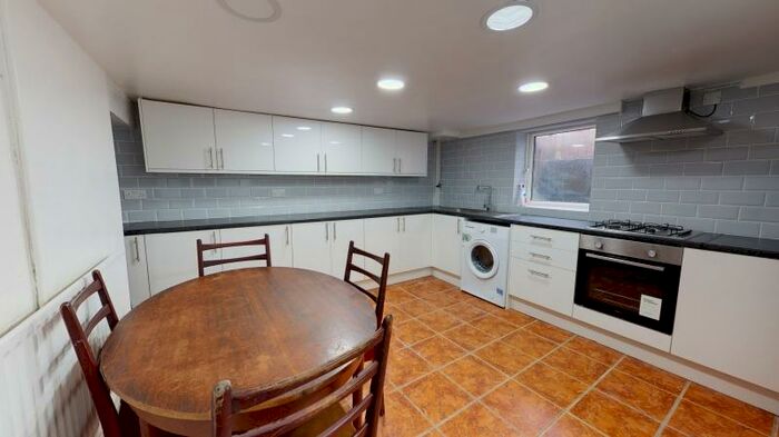 6 Bedroom Terraced House To Rent In Ashville Terrace, Hyde Park, Leeds, LS6