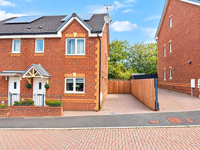 1 Bedroom Semi-Detached House For Sale In Mountain Road, Ebbw Vale, NP23