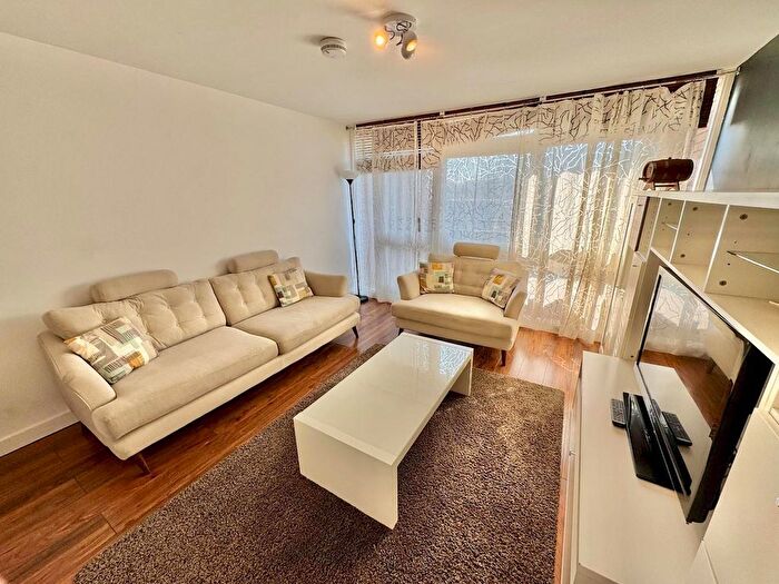 2 Bedroom Flat To Rent In Streatham, SW2