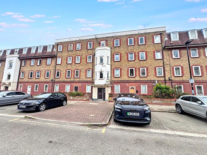 2 Bedroom Flat To Rent In Germander Way, West Ham, E15
