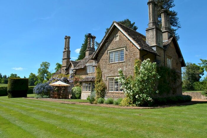 4 Bedroom Character Property To Rent In Bowood Estate, Calne, SN11