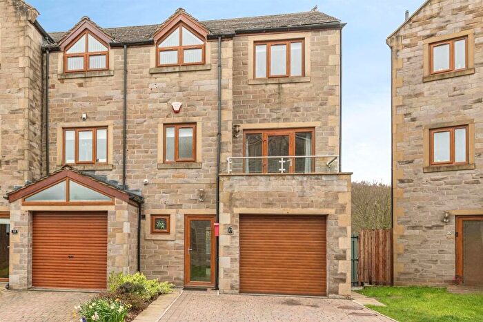 4 Bedroom Town House For Sale In Victoria Mills, Holmfirth, HD9