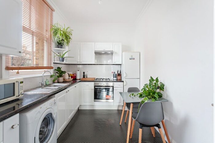 1 Bedroom Flat To Rent In Aubert Park, London, N5